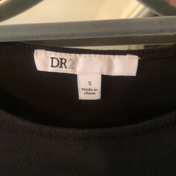 DR2 woman’s black top size small - Picture 2 of 5